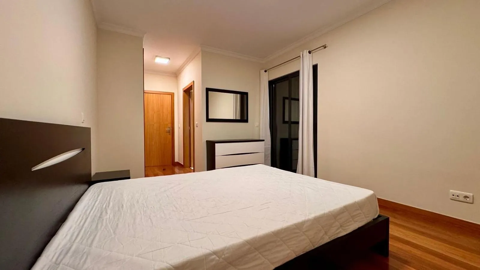 Coastal Comfort At Riverside - 4 Min To Airport! サンタ・クルーズ