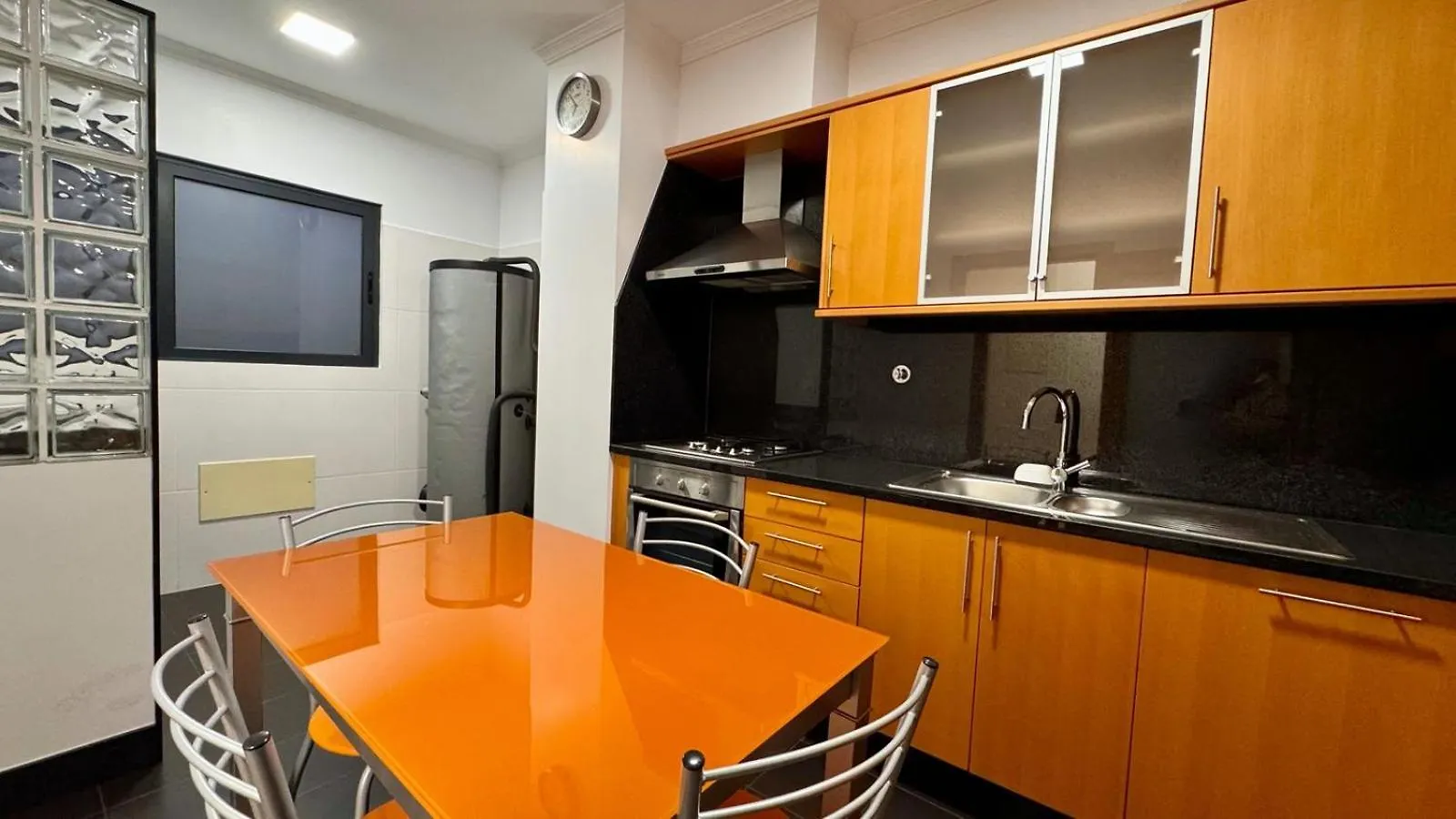 Coastal Comfort At Riverside - 4 Min To Airport! サンタ・クルーズ 0*,