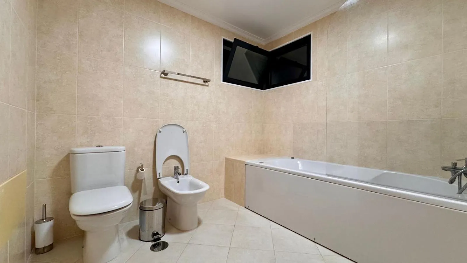 Coastal Comfort At Riverside - 4 Min To Airport! Santa Cruz  Portugalia