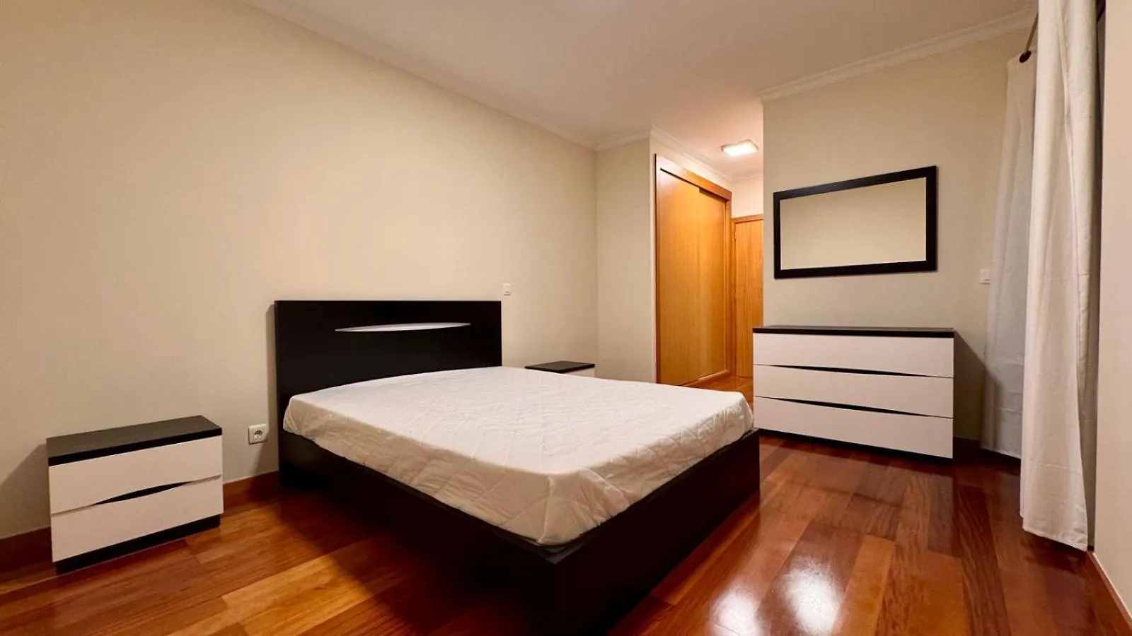 Coastal Comfort At Riverside - 4 Min To Airport! Santa Cruz  0*, Santa Cruz (Madeira) Portugalia