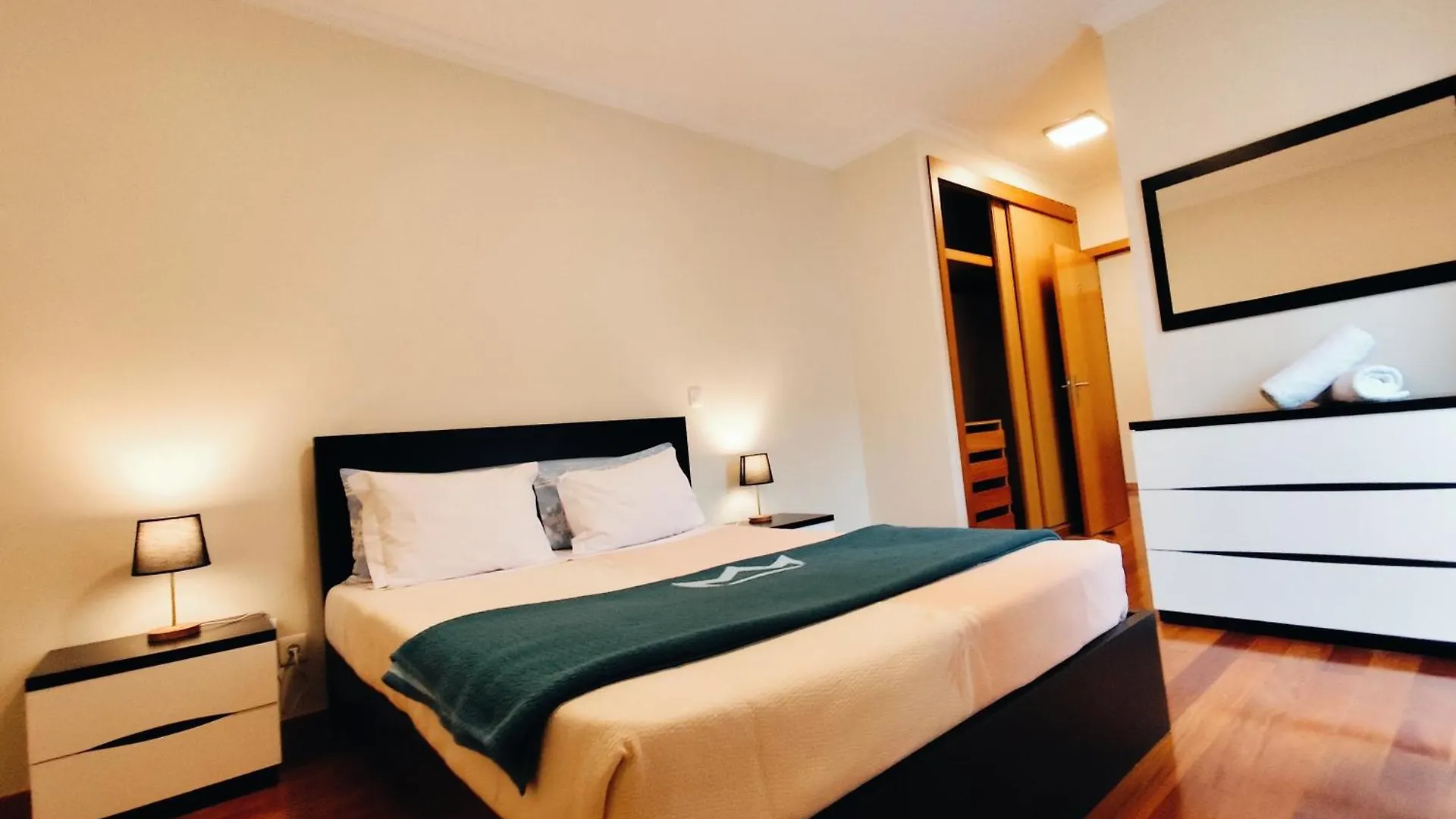 Coastal Comfort At Riverside - 4 Min To Airport! Santa Cruz