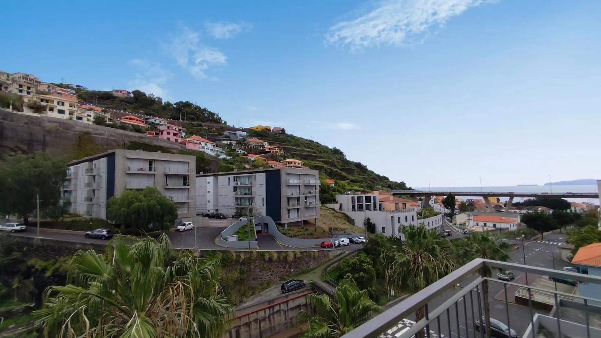 Coastal Comfort At Riverside - 4 Min To Airport! サンタ・クルーズ 0*,  ポルトガル
